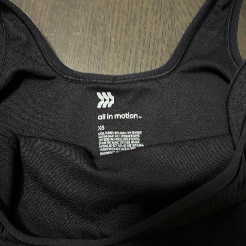4 sports bras - all XS - Picture 7 of 13